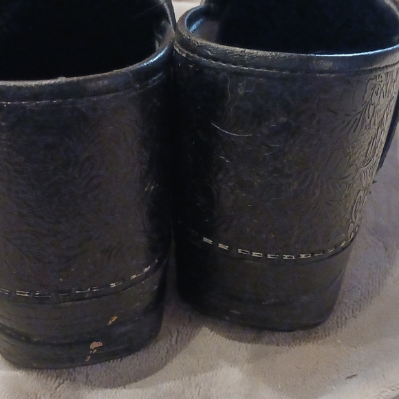 Dansko size 41 clogs - Picture 8 of 9